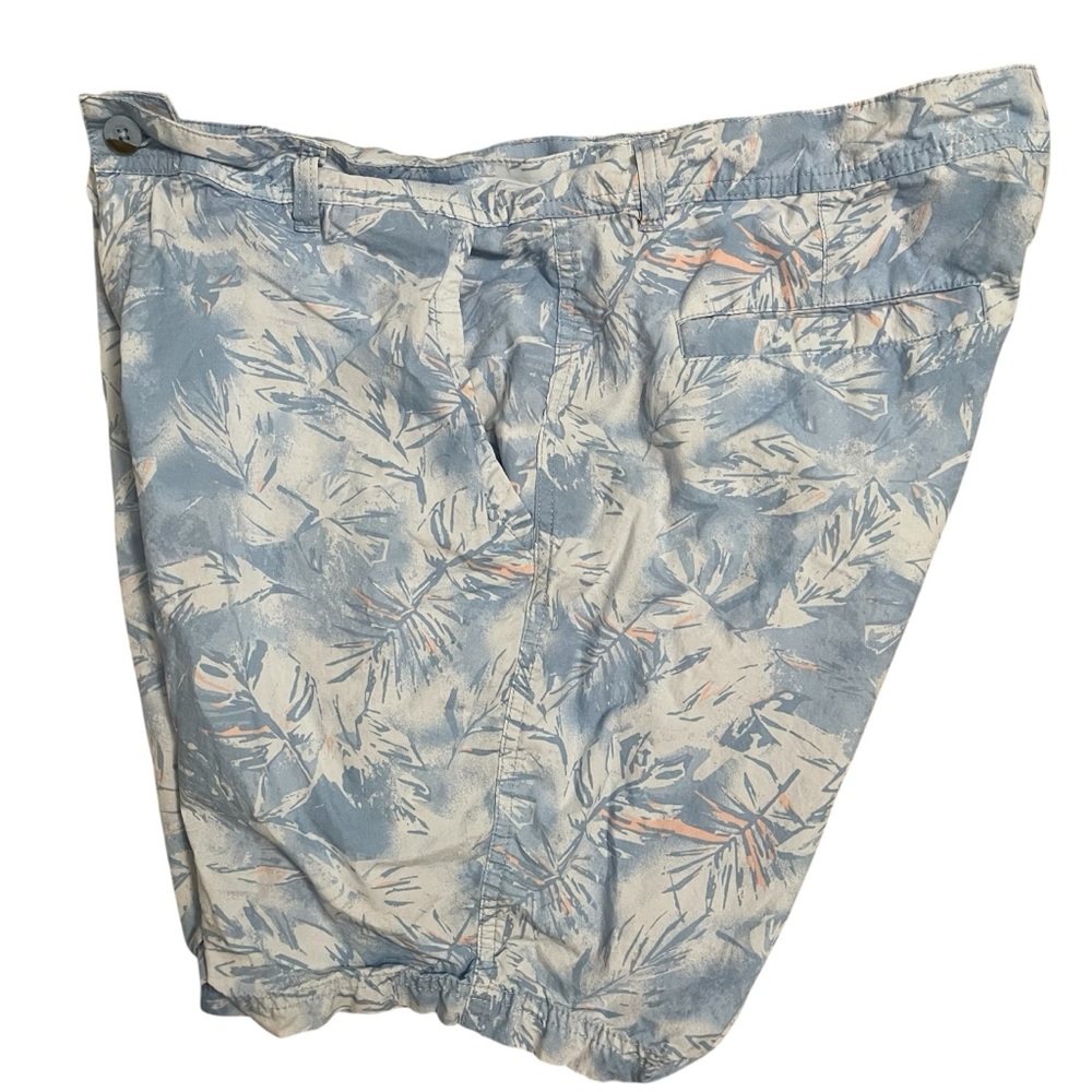 Columbia Men's Leaf Floral Pattern Shorts - Blue and White